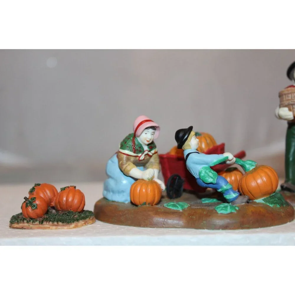 Dept 56 New England Village - It's Almost Thanksgiving